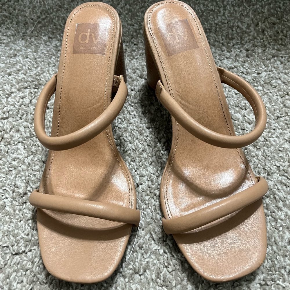 DV by Dolce Vita Tan Heels Minimalist Design